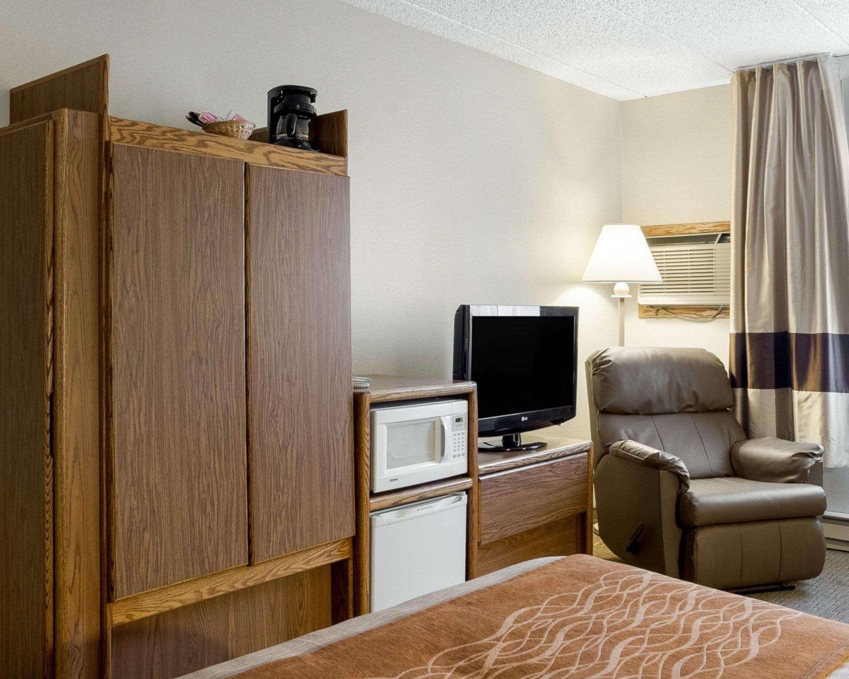 Quality Inn Bismarck I-94 エクステリア 写真