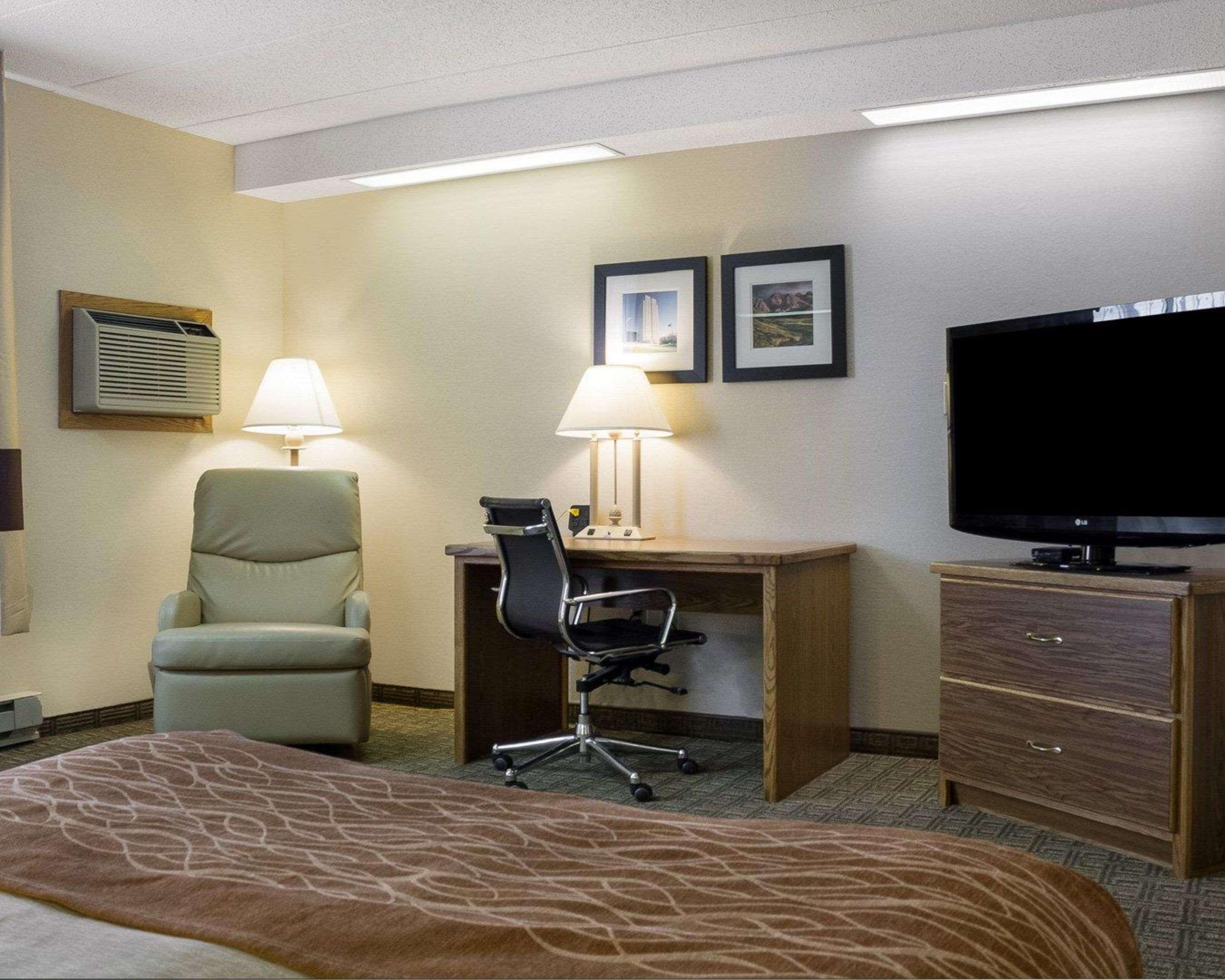 Quality Inn Bismarck I-94 エクステリア 写真
