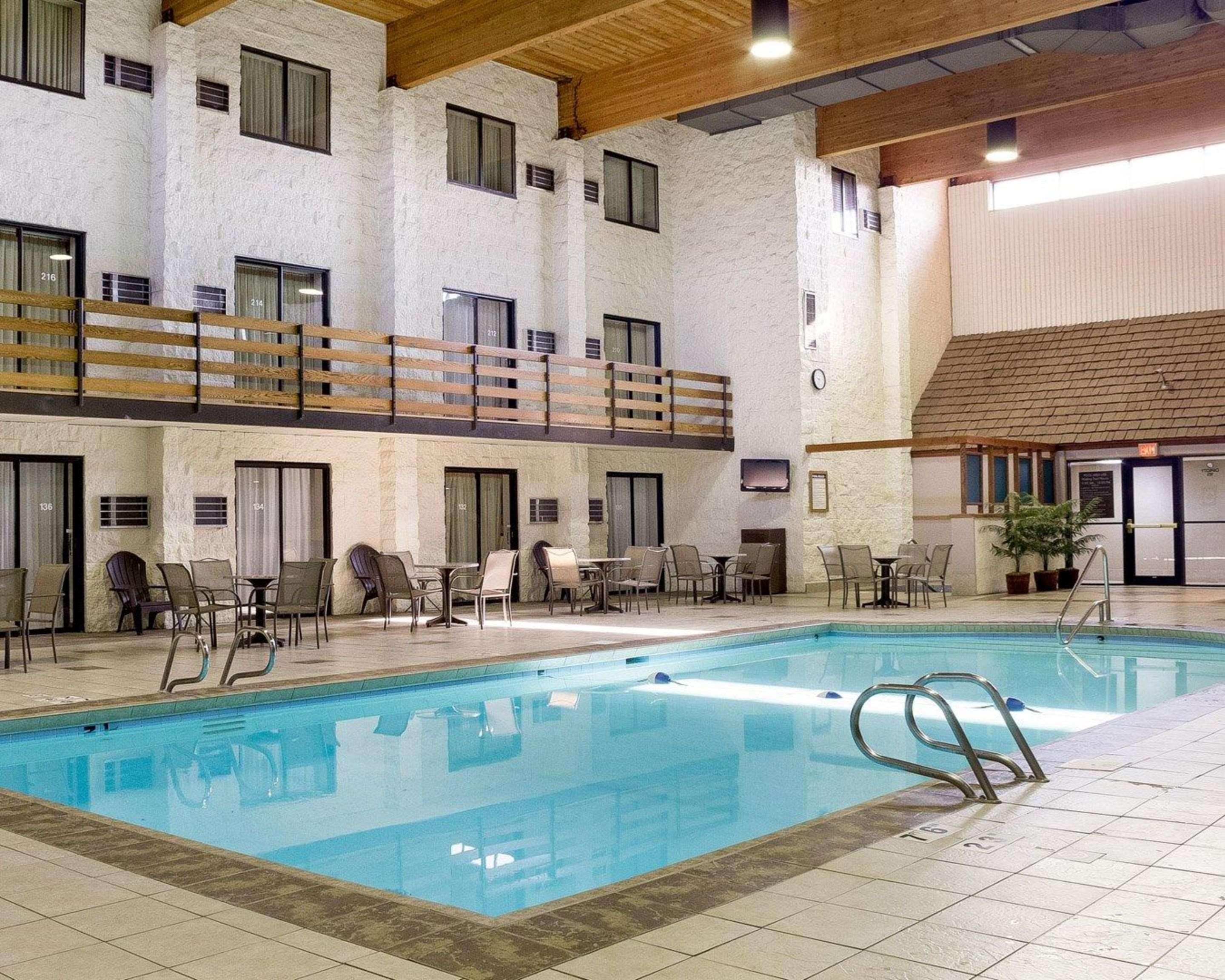 Quality Inn Bismarck I-94 エクステリア 写真