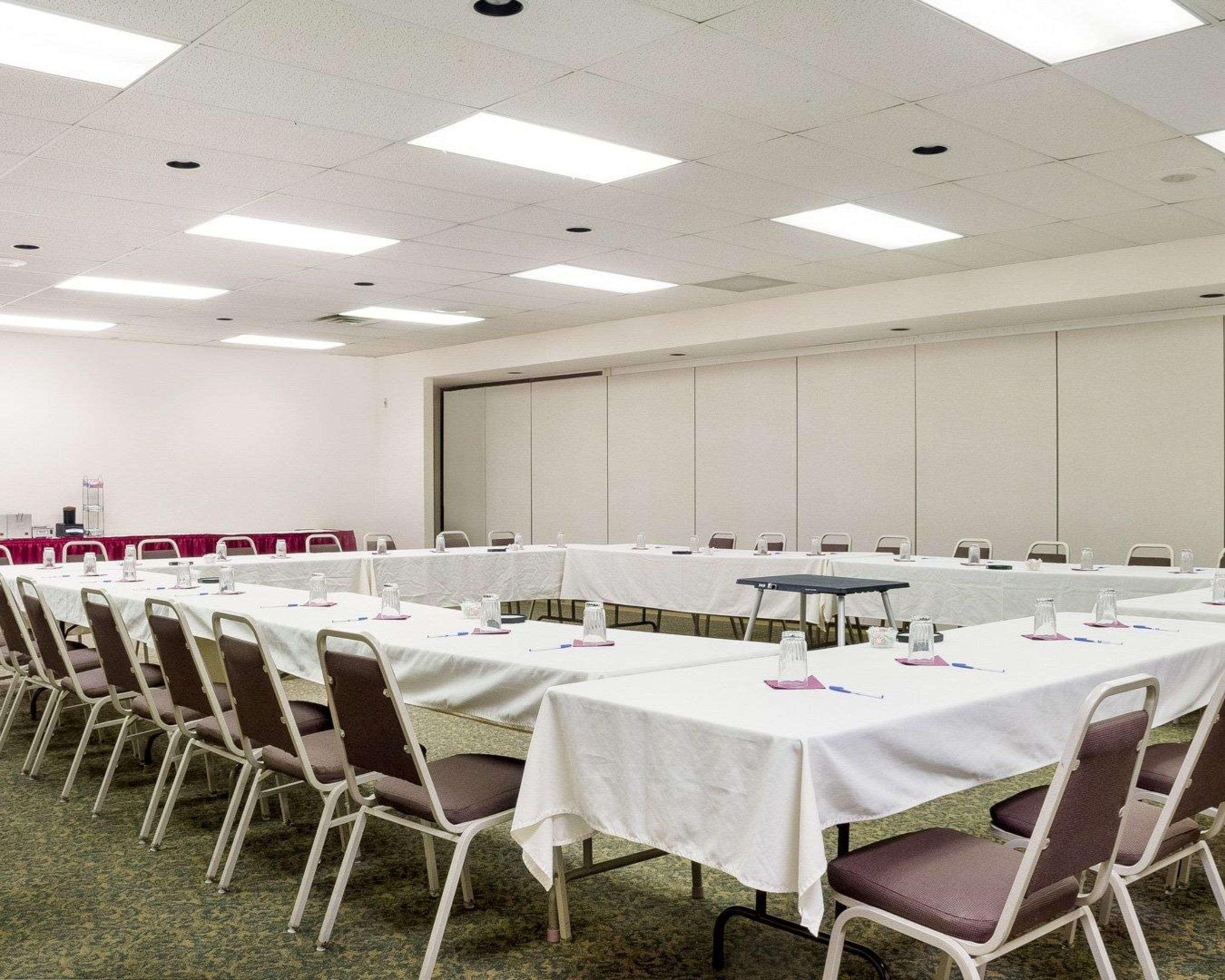 Quality Inn Bismarck I-94 エクステリア 写真