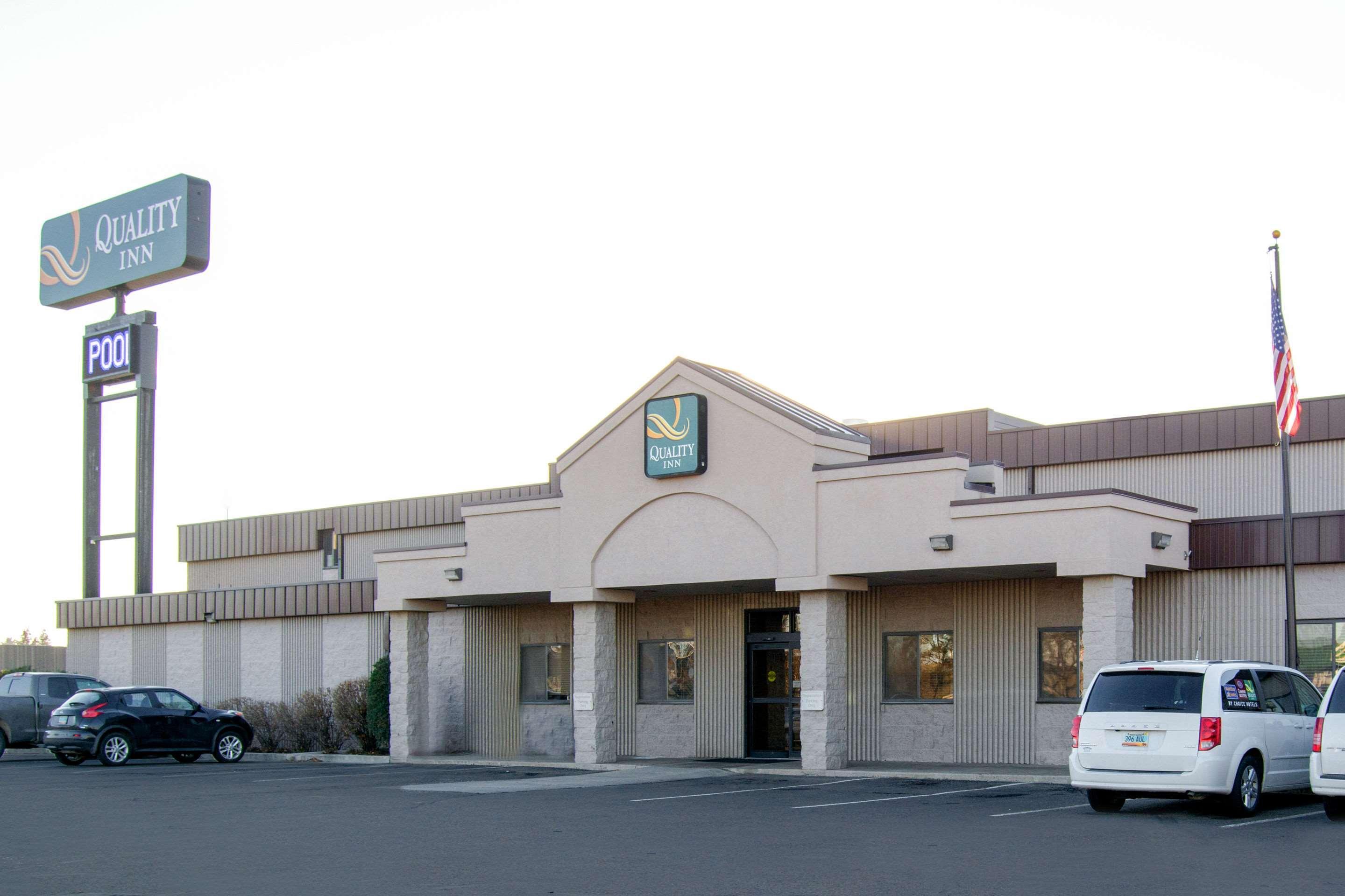 Quality Inn Bismarck I-94 エクステリア 写真