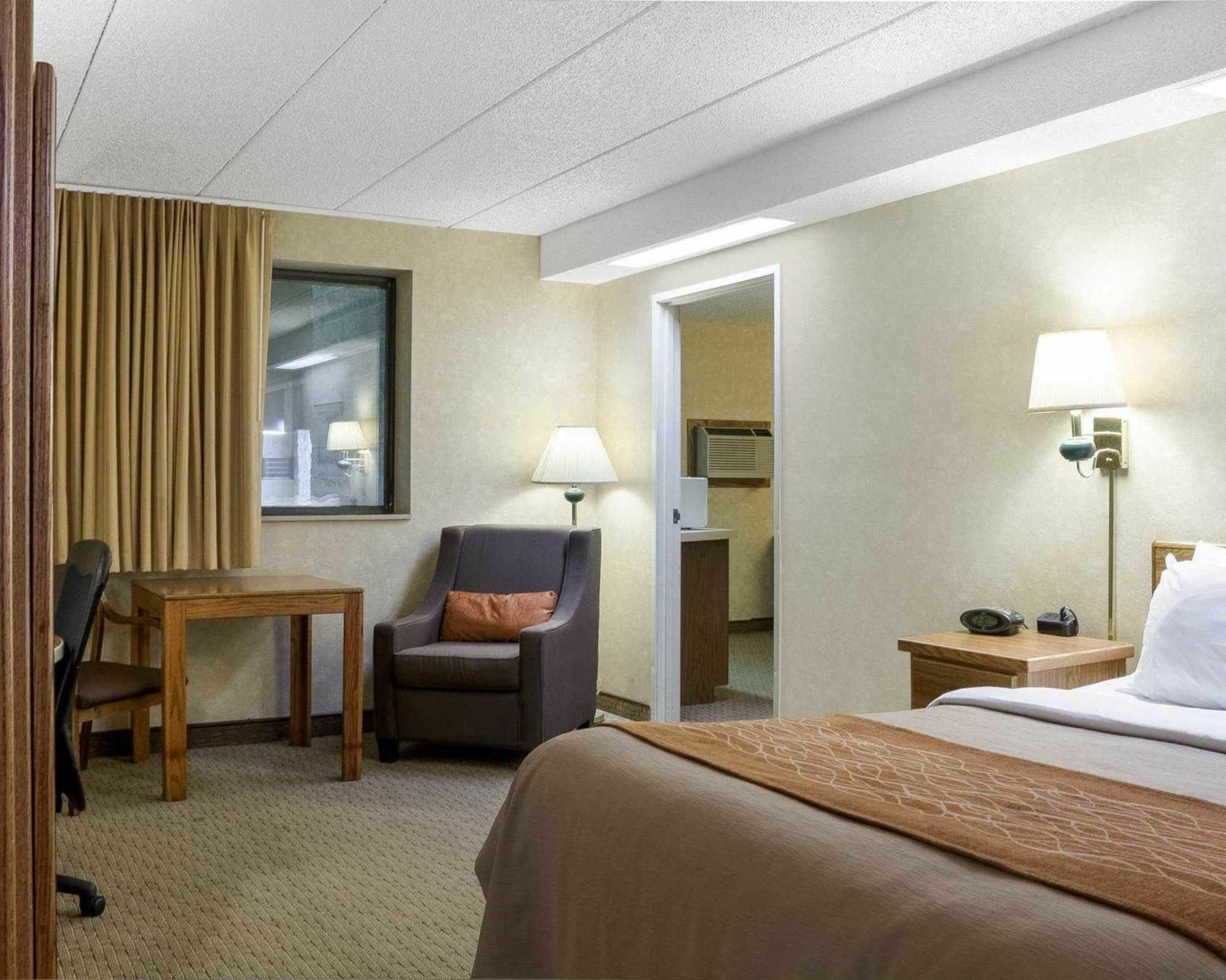 Quality Inn Bismarck I-94 エクステリア 写真